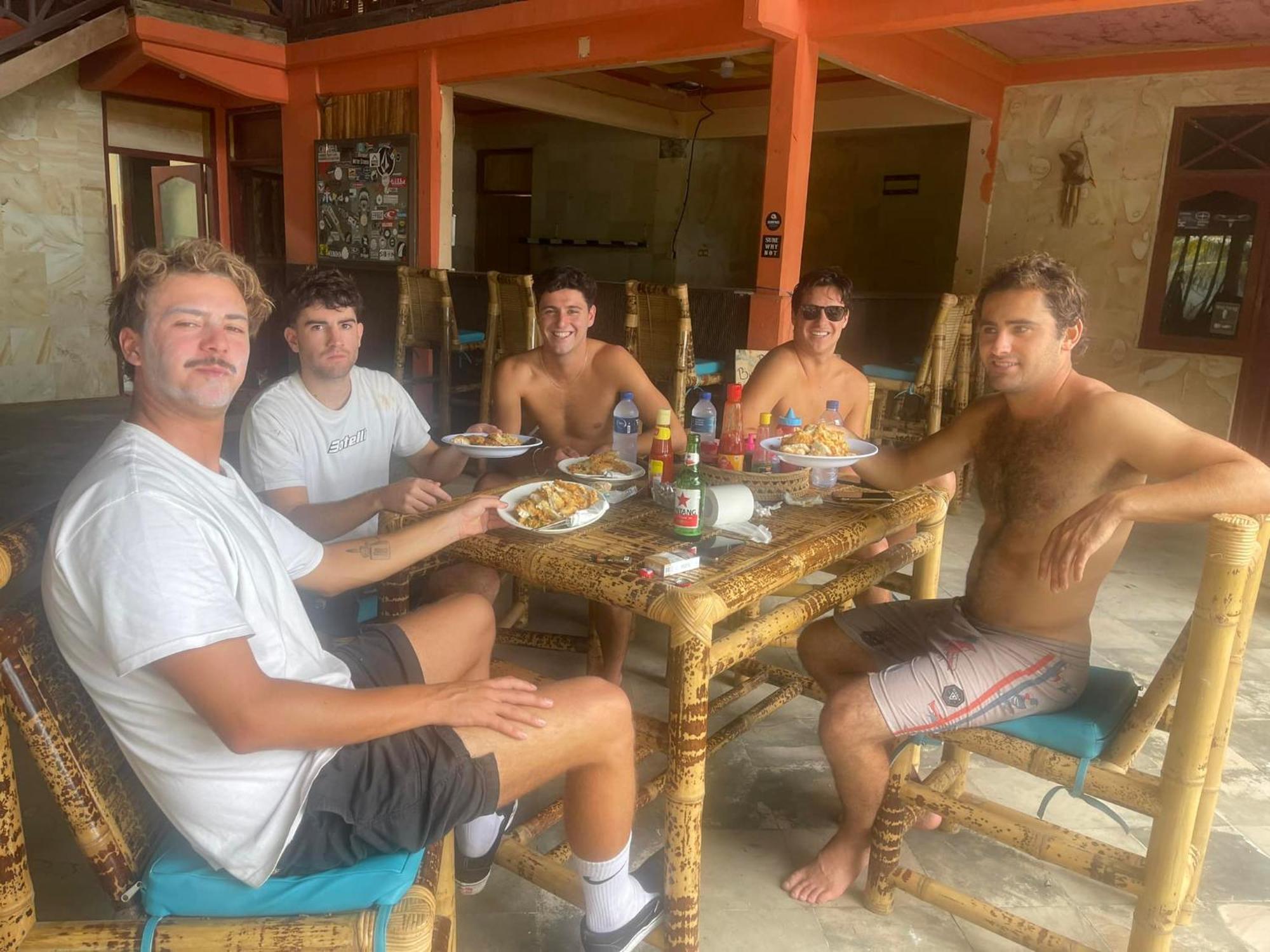 Supersuck Hotel Maluk Εξωτερικό φωτογραφία