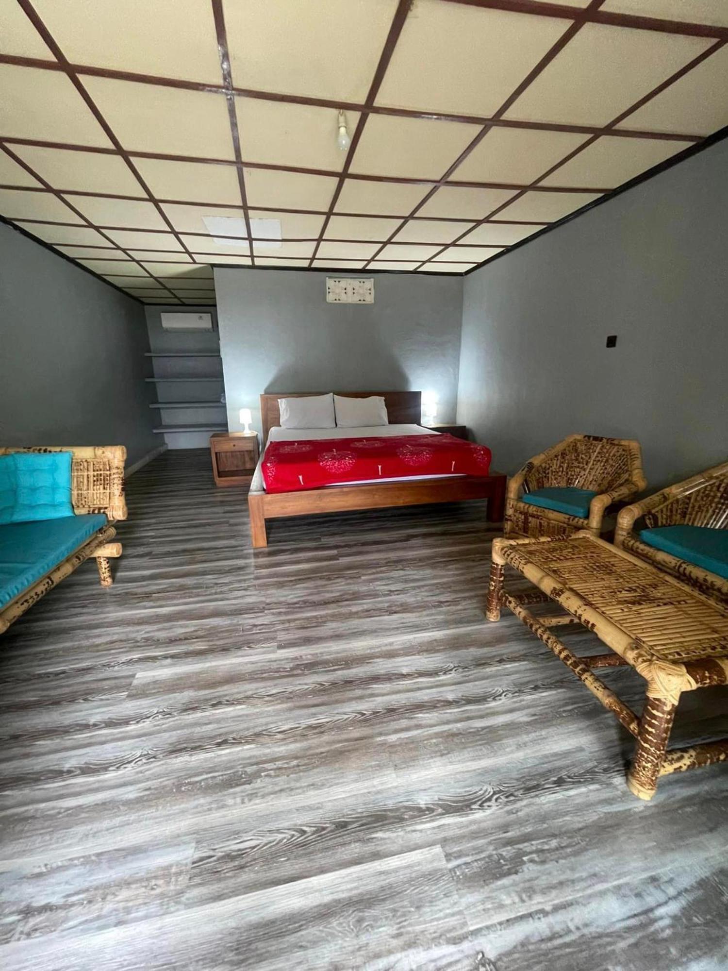 Supersuck Hotel Maluk Εξωτερικό φωτογραφία